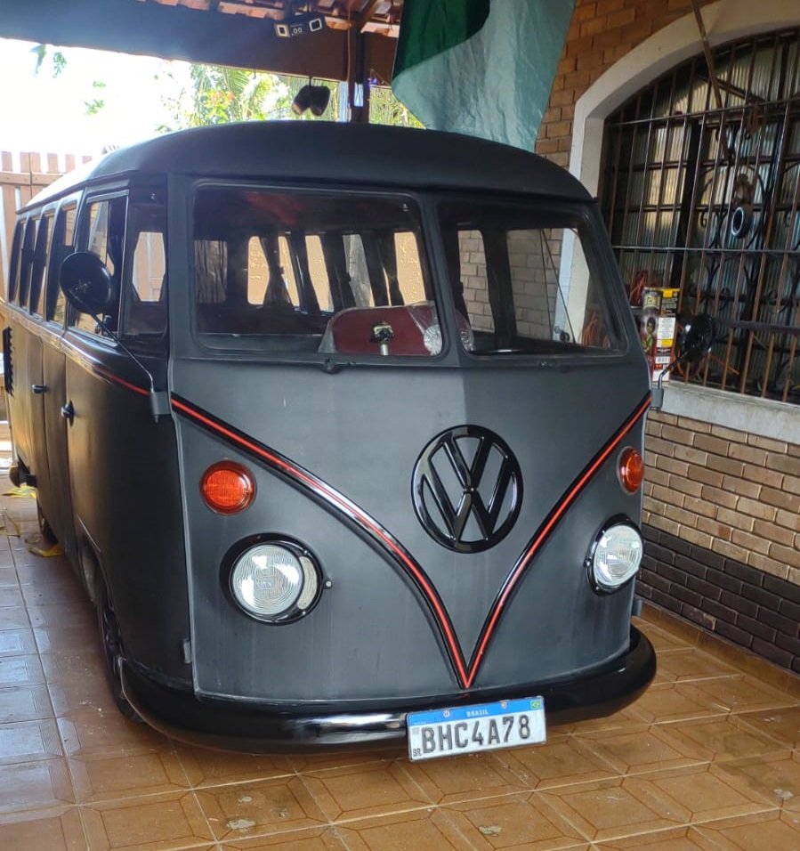 VW T1 split window bus 1974 — Brazilian Classic Cars VW T1 split window bus 1974 — Brazilian Classic Cars
